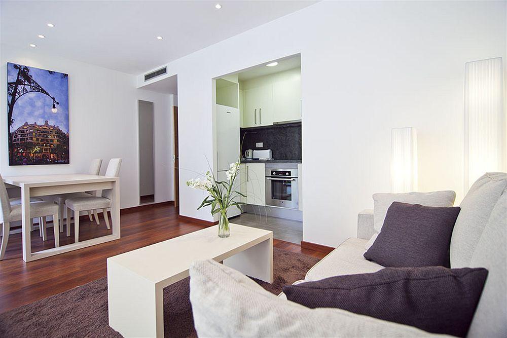 Sleep Urgell By Stay Barcelona Bagian luar foto