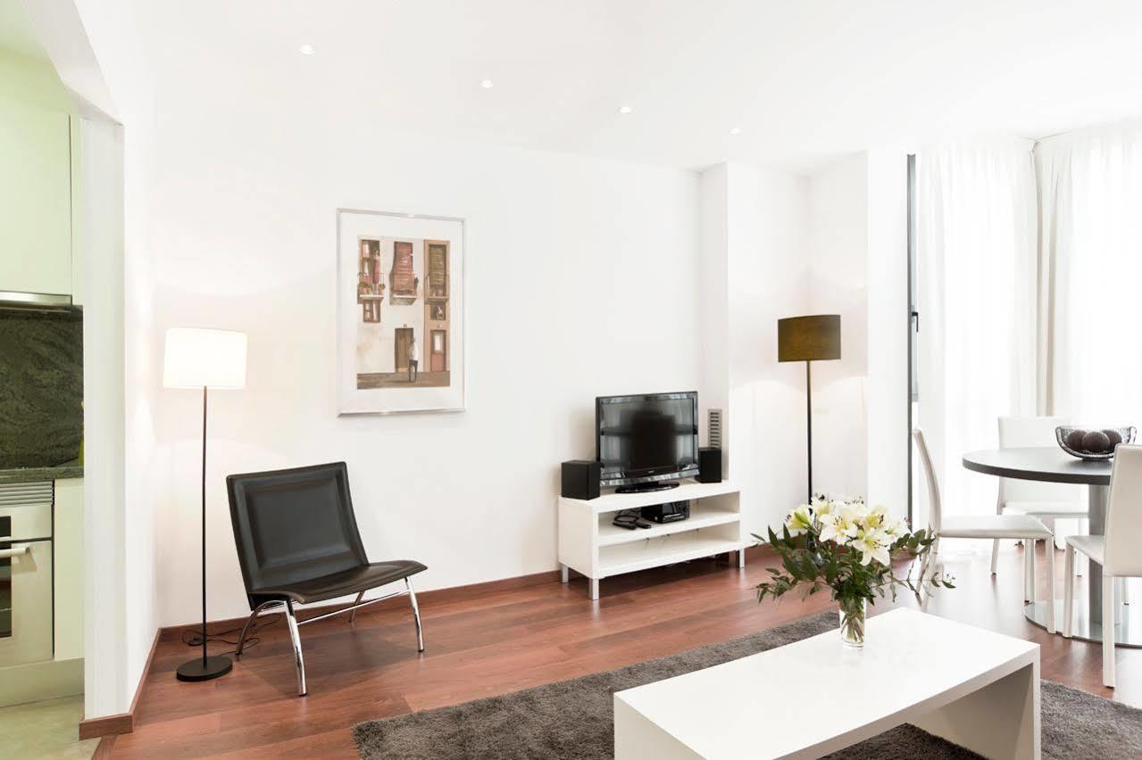 Sleep Urgell By Stay Barcelona Bagian luar foto