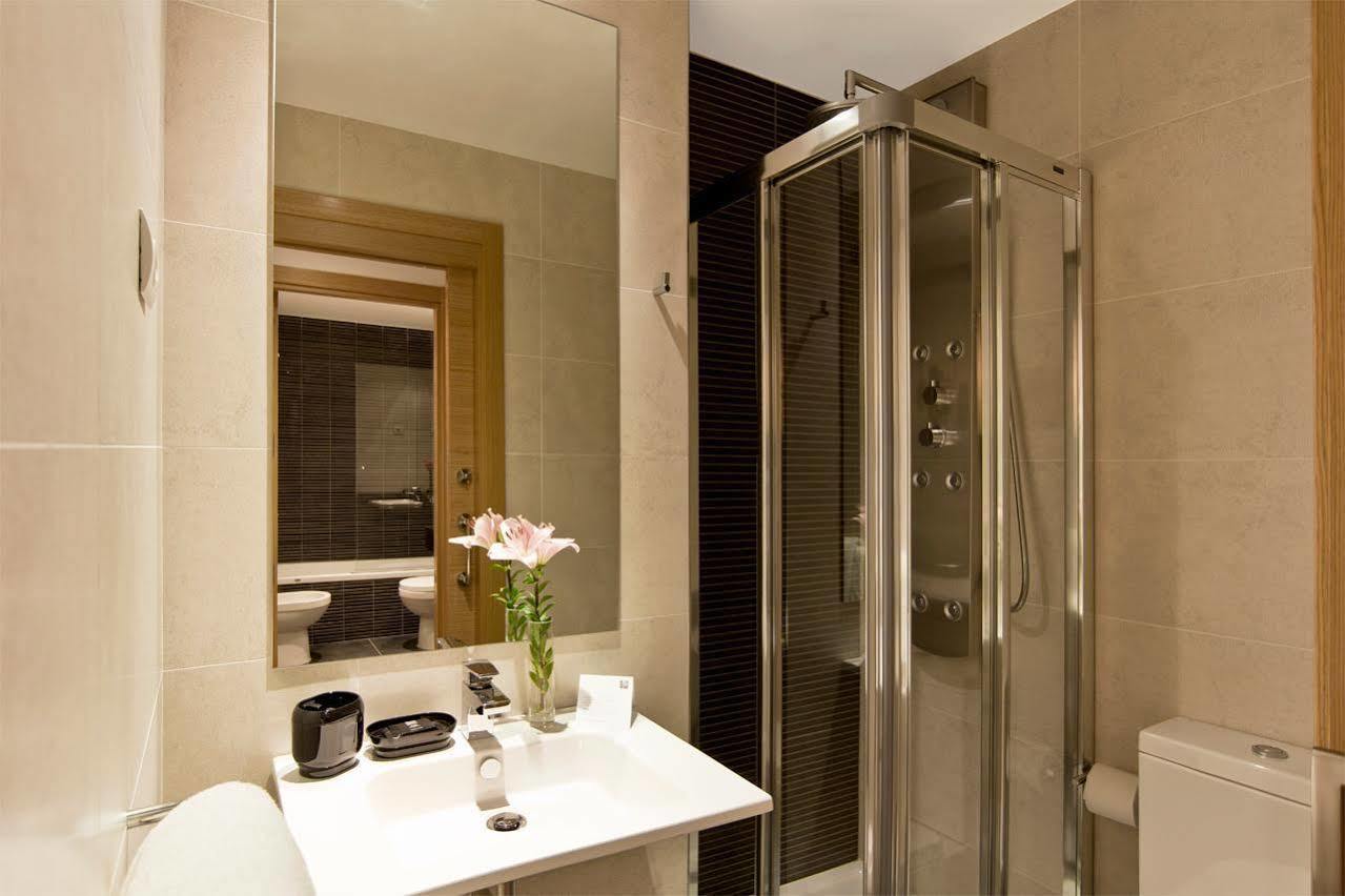 Sleep Urgell By Stay Barcelona Bagian luar foto